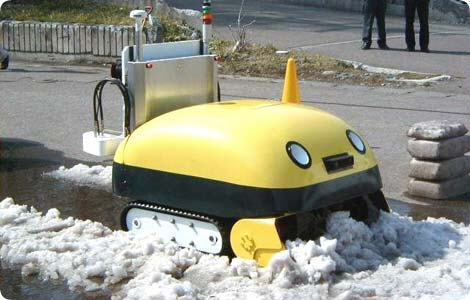 2010_03_11_01_11_www_uberreview_com_wp_content_uploads_yuki_taro_autonomous_snowplow_robot.jpg
