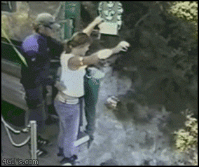 2010_09_10_10_22_4gifs_com_gallery_d_135575_3_Bungee_jumper_hesitates.gif