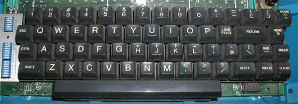 http://www.catonmat.net/images/why-vim-uses-hjkl/lsi-adm3a-full-keyboard.jpg